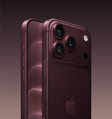 جهاز iPhone 18 Pro، لون عنّابي، زاوية جانبية، جزء من الجهة الخارجية الأمامية، تصميم كله شاشة، زر الإجراءات، زرّا رفع/خفض الصوت، جهاز iPhone 18 Pro، لون عنّابي، زاوية جانبية، الجهة الخارجية الخلفية كاملة، نظام كاميرا 48MP Pro Fusion، شعار Apple في الوسط، الزر الجانبي، زر التحكم في الكاميرا
